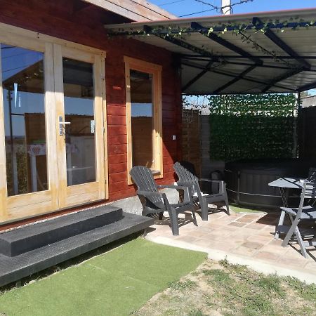 Charmant Chalet Pour 2 Personnes Spa Prive Massillargues-Attuech Bagian luar foto