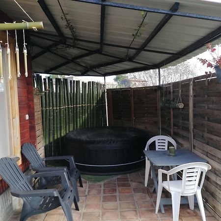 Charmant Chalet Pour 2 Personnes Spa Prive Massillargues-Attuech Bagian luar foto