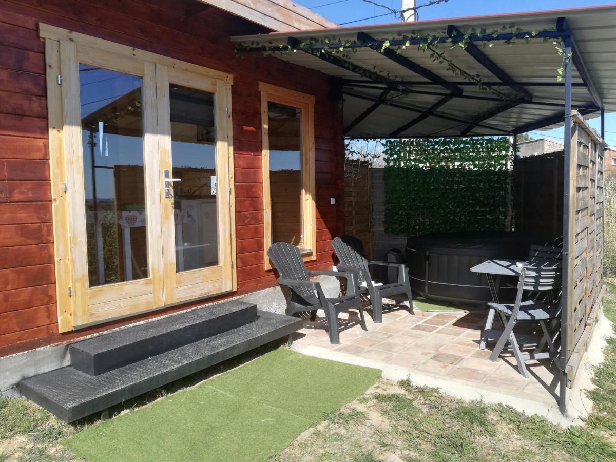 Charmant Chalet Pour 2 Personnes Spa Prive Massillargues-Attuech Bagian luar foto